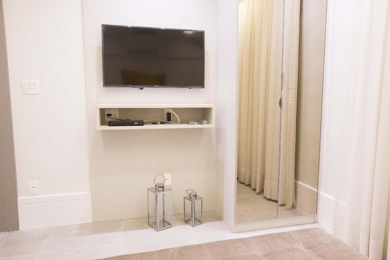 E Sala No Leblon Apartamento *
